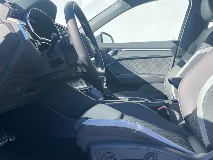 Фото 9 - Audi Q3