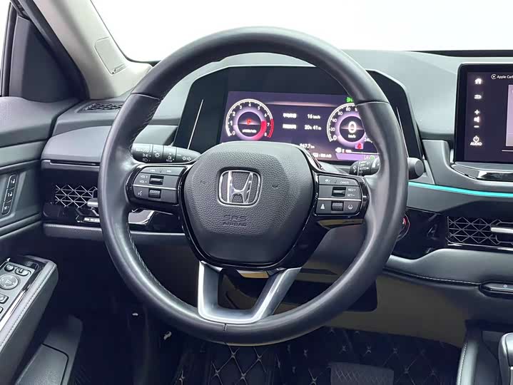 Фото 12 - Honda Accord