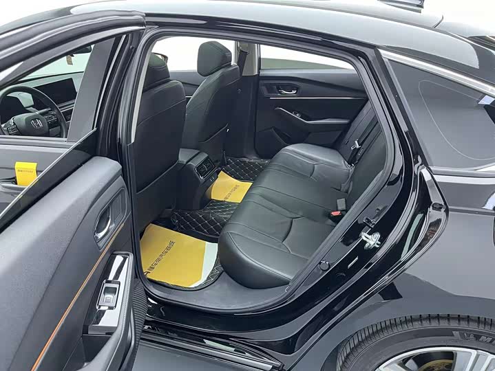 Фото 13 - Honda Accord