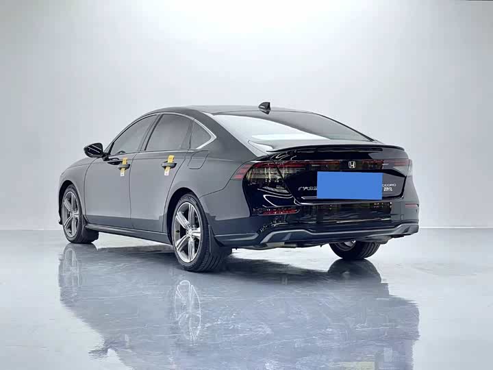 Фото 4 - Honda Accord