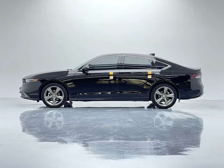 Фото 7 - Honda Accord