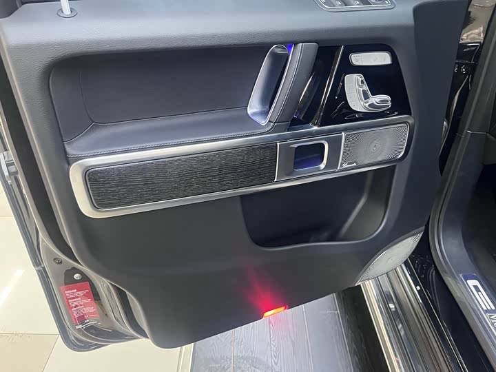 Фото 5 - Mercedes-Benz G-Class