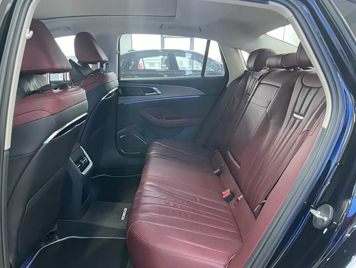 Фото 9 - Hongqi H5