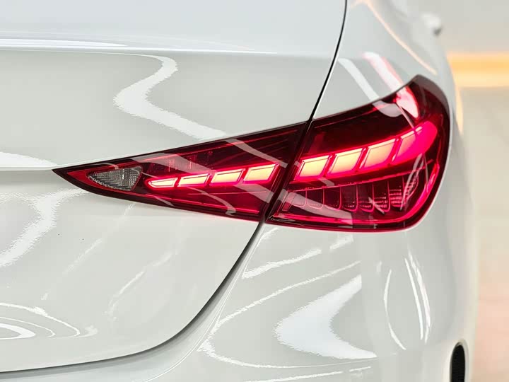 Фото 17 - Mercedes-Benz C-Class