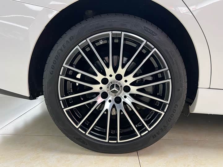 Фото 26 - Mercedes-Benz C-Class