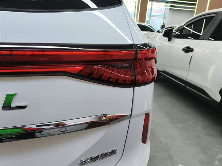 Фото 8 - Haval H6