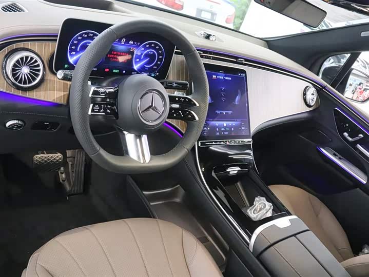 Фото 11 - Mercedes-Benz EQE SUV