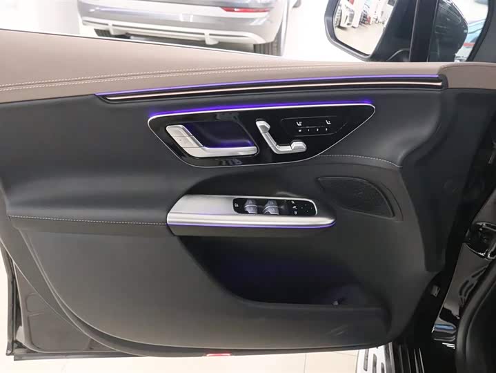 Фото 12 - Mercedes-Benz EQE SUV