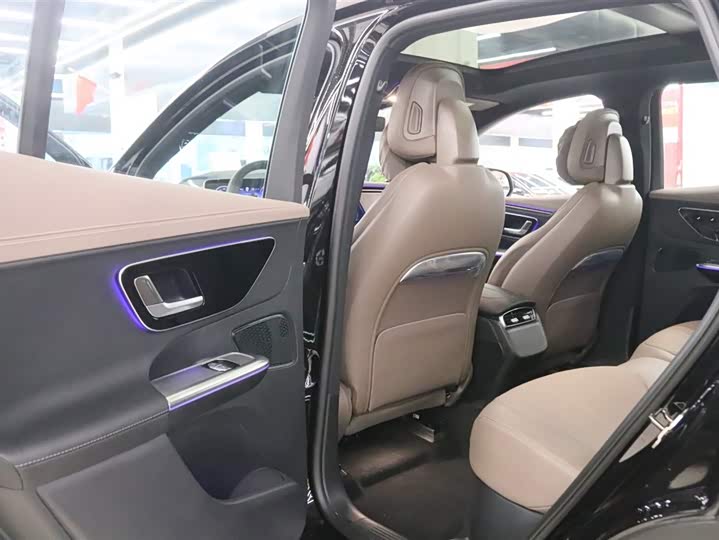 Фото 15 - Mercedes-Benz EQE SUV