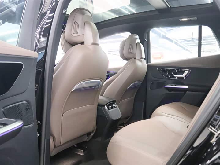 Фото 16 - Mercedes-Benz EQE SUV