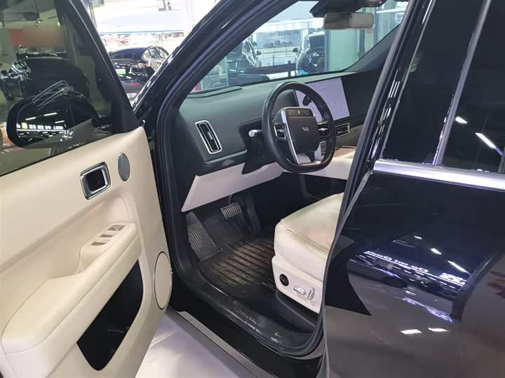 Фото 15 - LiXiang L6