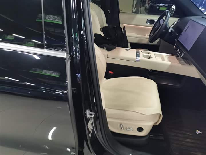 Фото 25 - LiXiang L6