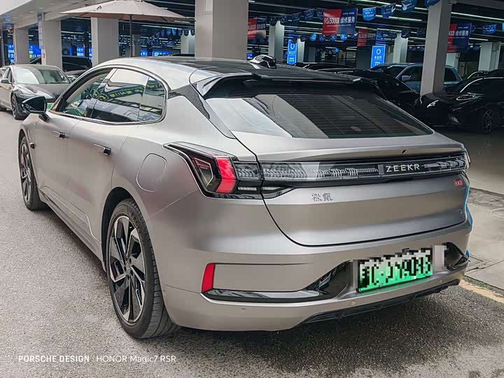 Фото 11 - Zeekr 001