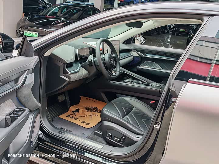 Фото 4 - Zeekr 001