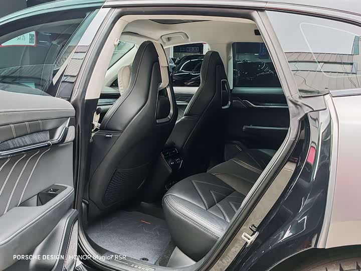 Фото 5 - Zeekr 001