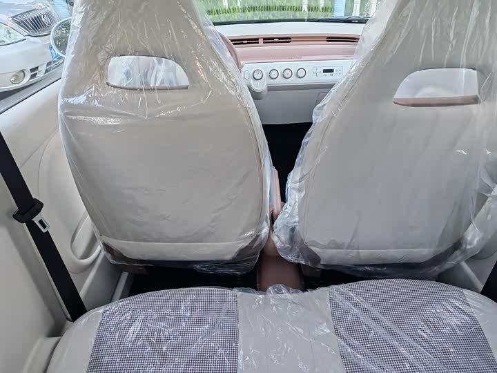 Фото 10 - Bestune Pony