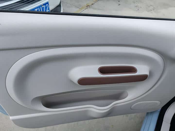 Фото 11 - Bestune Pony