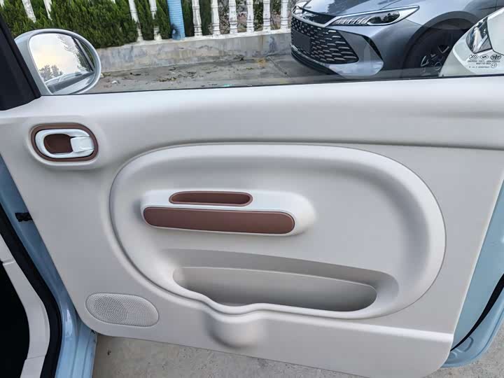 Фото 12 - Bestune Pony