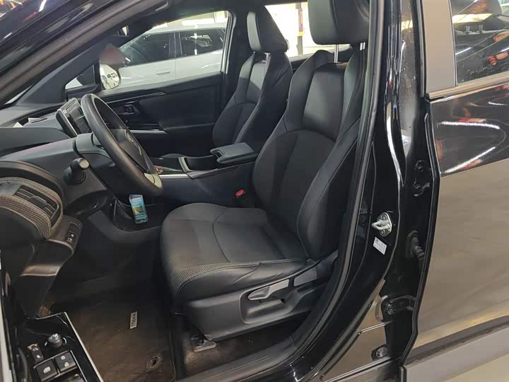 Фото 15 - Toyota bZ4X