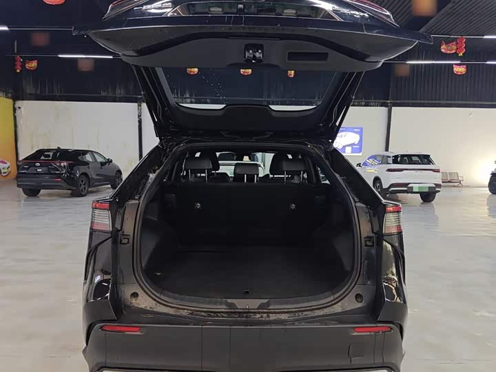 Фото 19 - Toyota bZ4X