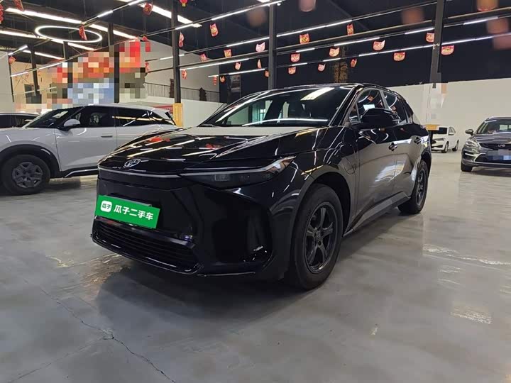 Фото 2 - Toyota bZ4X