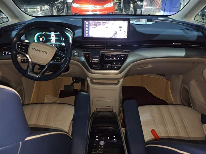 Фото 10 - Roewe iMax 8