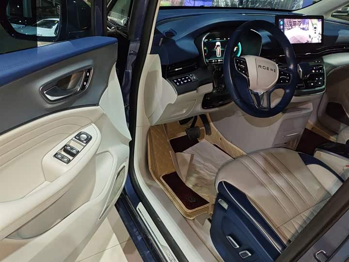 Фото 16 - Roewe iMax 8