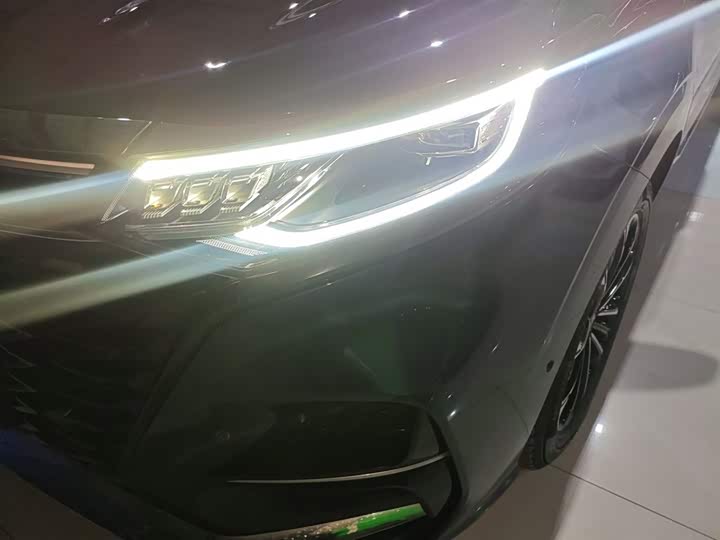 Фото 24 - Roewe iMax 8