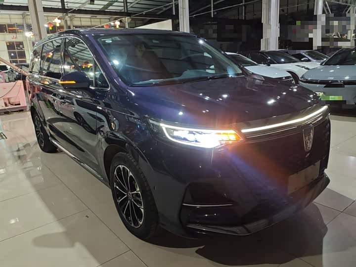 Фото 4 - Roewe iMax 8