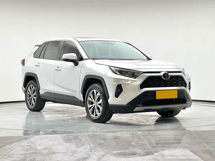 Фото 3 - Toyota RAV4
