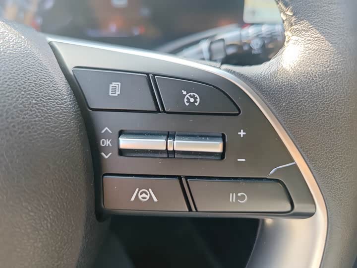 Фото 16 - Hyundai Elantra N line