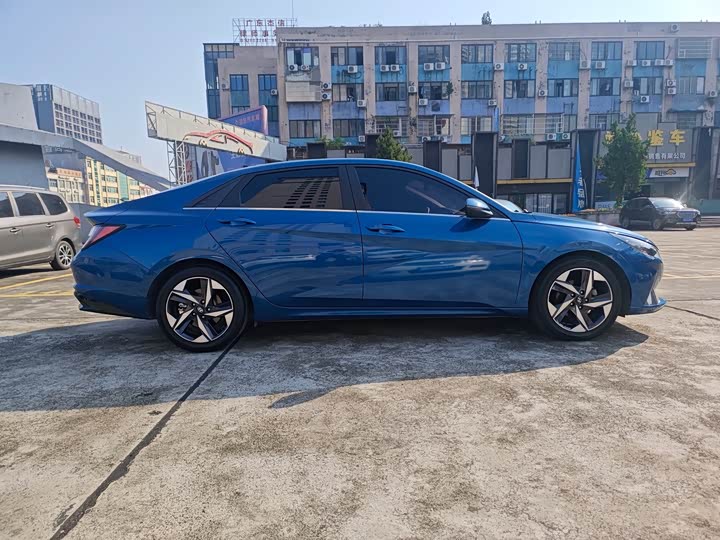 Фото 28 - Hyundai Elantra N line