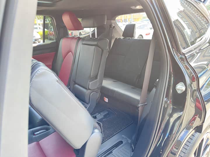 Фото 15 - Toyota Crown Kluger