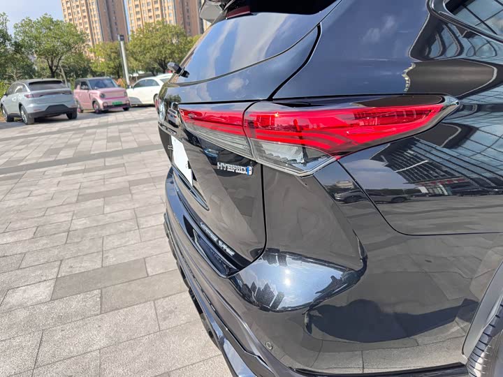 Фото 29 - Toyota Crown Kluger