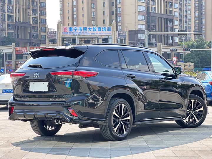 Фото 5 - Toyota Crown Kluger