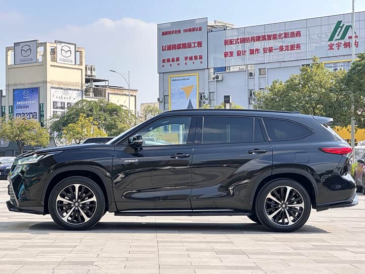 Фото 6 - Toyota Crown Kluger