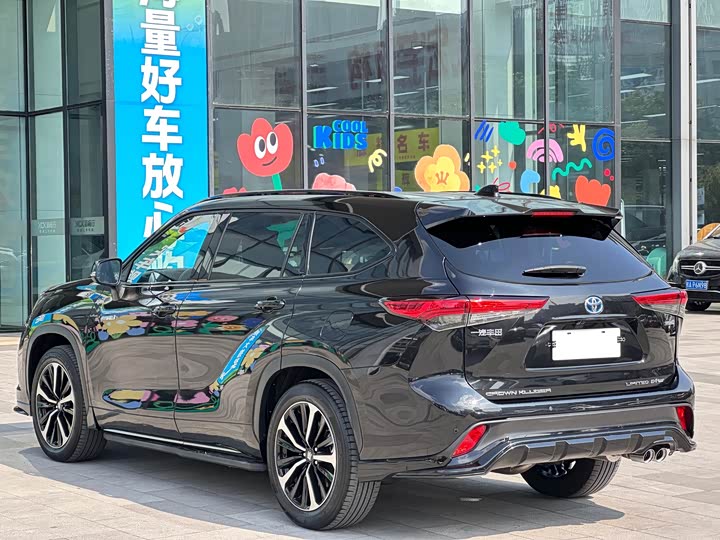 Фото 7 - Toyota Crown Kluger