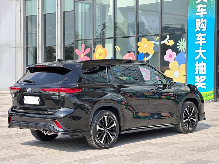 Фото 9 - Toyota Crown Kluger