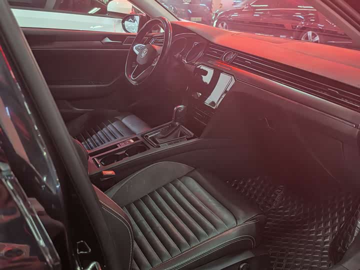 Фото 8 - Volkswagen Magotan