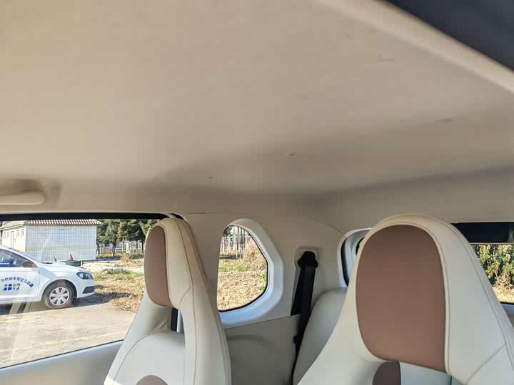 Фото 13 - Bestune Pony