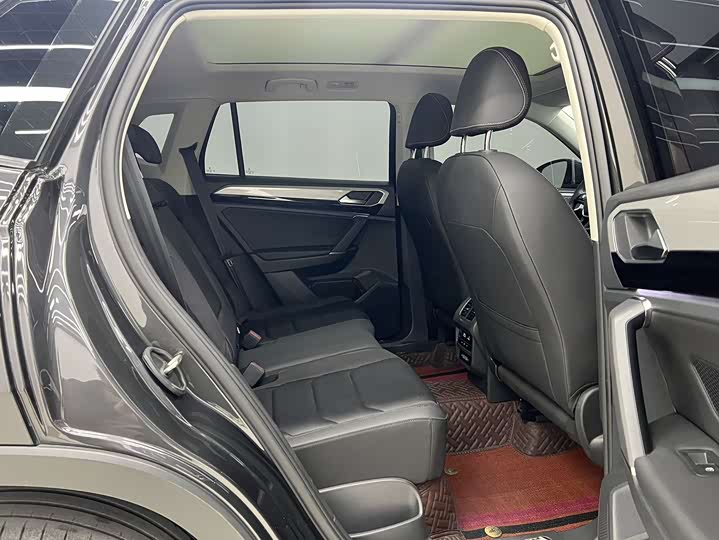 Фото 14 - Volkswagen Tayron