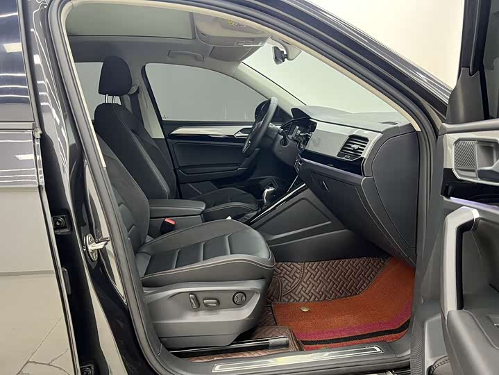 Фото 15 - Volkswagen Tayron