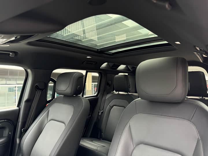 Фото 9 - Land Rover Defender