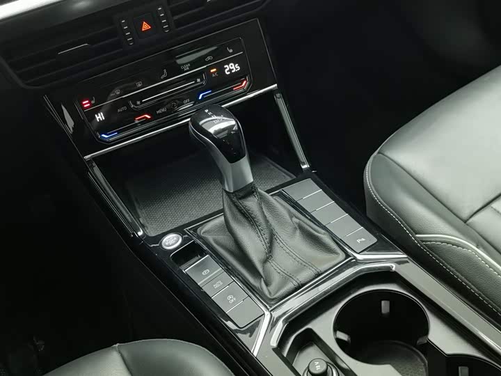 Фото 13 - Volkswagen Passat