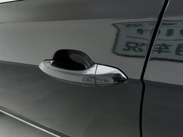 Фото 18 - Volkswagen Passat