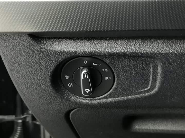 Фото 21 - Volkswagen Passat