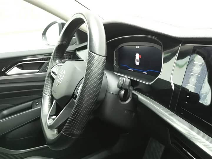 Фото 22 - Volkswagen Passat