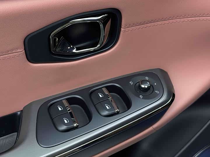 Фото 10 - Nio EC6