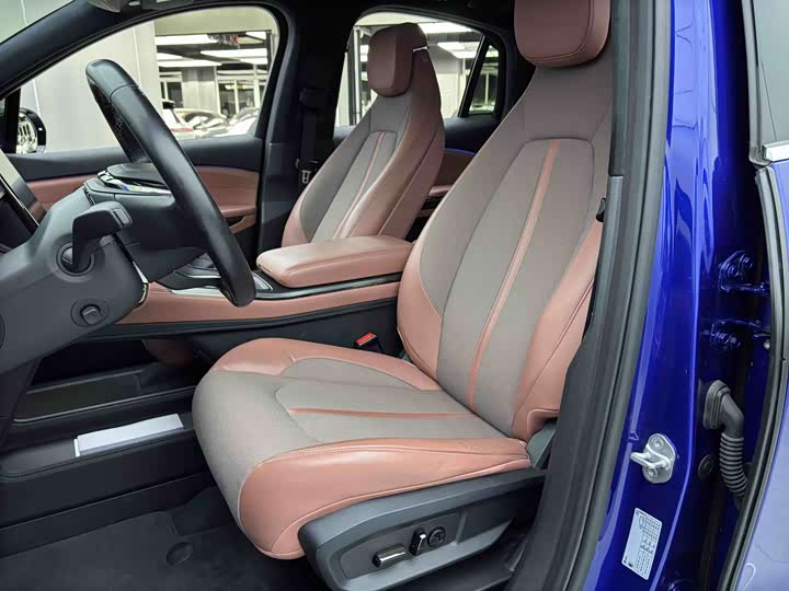 Фото 11 - Nio EC6