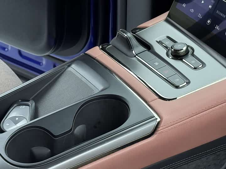 Фото 18 - Nio EC6